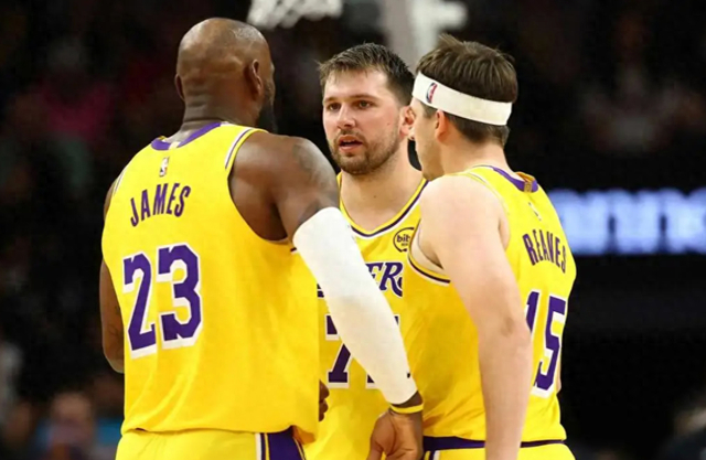 爱游戏登陆入口-10战9胜正式锁定季后赛！这支湖人究竟发生了哪些变化？|东契奇|詹姆斯|俄克拉荷马雷霆队|圣安东尼奥马刺队|克利夫兰骑士队_新浪体育_新浪新闻